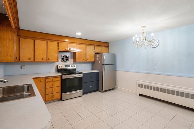4 Spring Court, Woburn, MA 01801