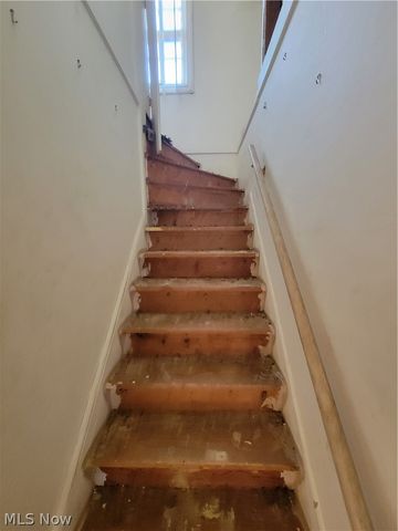 4189 Lee Road, Cleveland, OH 44128
