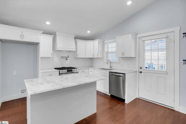 540 Perry Avenue, Greenville, SC 29611