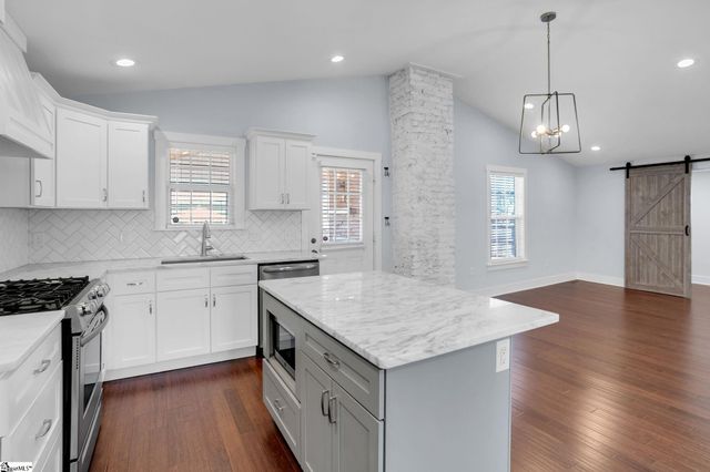 540 Perry Avenue, Greenville, SC 29611