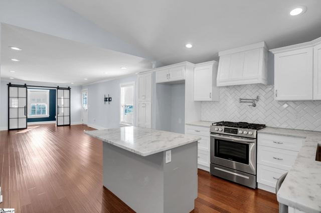 540 Perry Avenue, Greenville, SC 29611