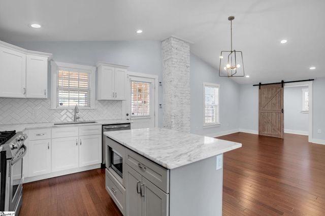 540 Perry Avenue, Greenville, SC 29611