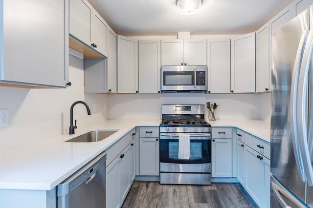 101 Canabury Court, Little Canada, MN 55117