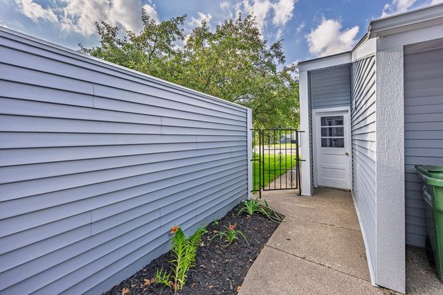 101 Canabury Court, Little Canada, MN 55117