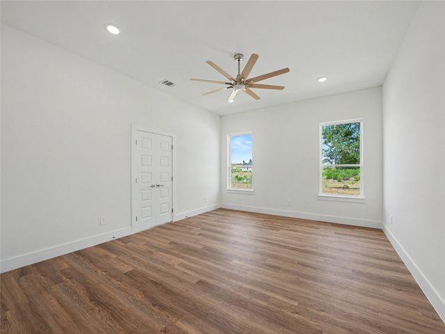 328 Slimp Bluff Avenue, Azle, TX 76020