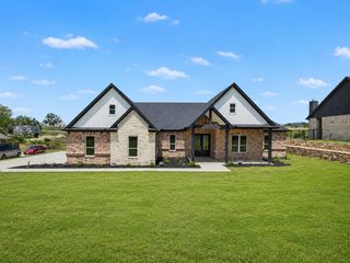 328 Slimp Bluff Avenue, Azle, TX 76020