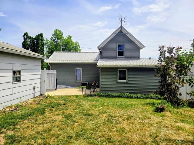 288 Riverside Street, Janesville, WI 53548