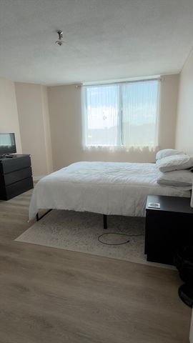 77 Adams 911, Quincy, MA 02169