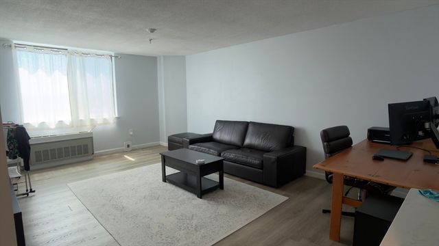 77 Adams 911, Quincy, MA 02169