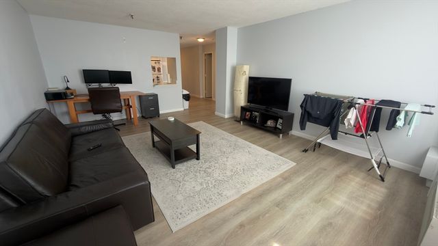 77 Adams 911, Quincy, MA 02169