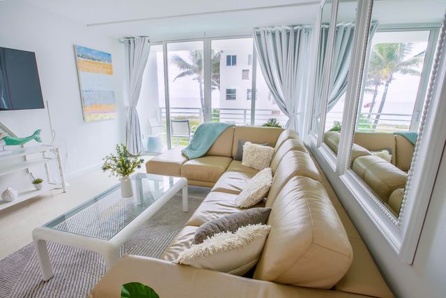 1043 Hillsboro Mile Hillsboro Mile 18c, Hillsboro Beach, FL 33062