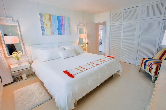 1043 Hillsboro Mile Hillsboro Mile 18c, Hillsboro Beach, FL 33062