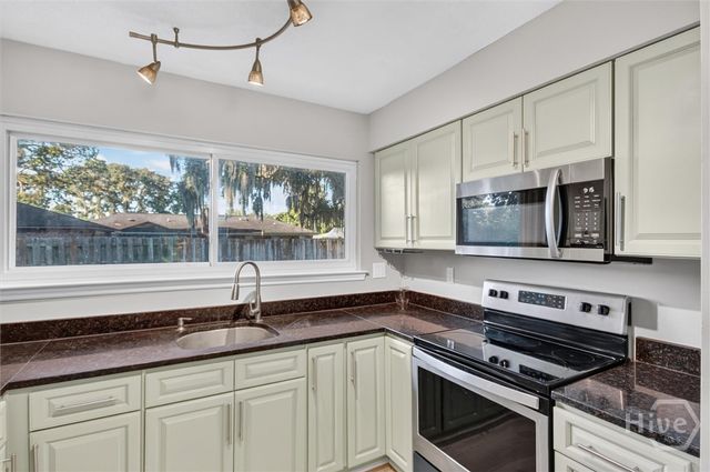 305 Sunderland Drive, Savannah, GA 31419