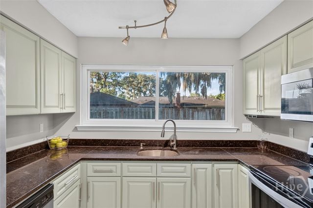 305 Sunderland Drive, Savannah, GA 31419