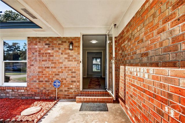 305 Sunderland Drive, Savannah, GA 31419