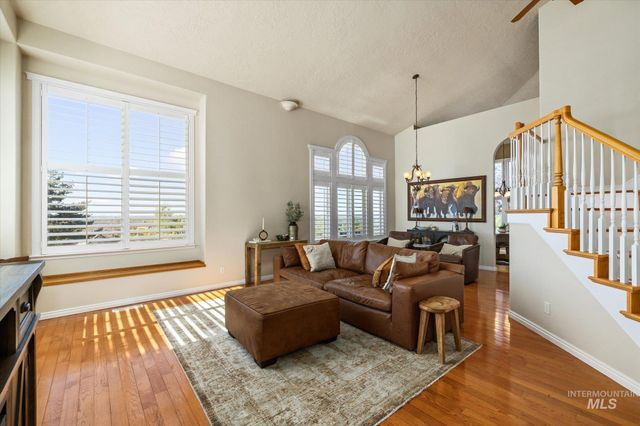 6491 N Hillsboro Pl, Boise, ID 83703
