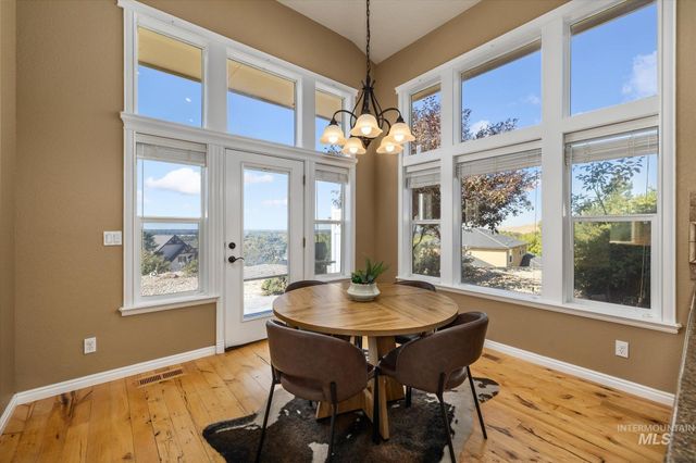 6491 N Hillsboro Pl, Boise, ID 83703