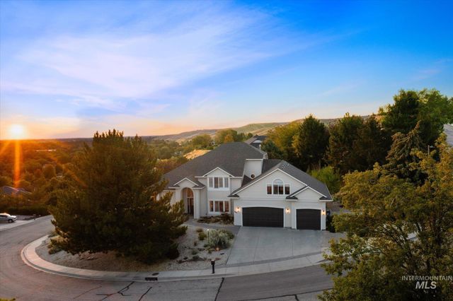 6491 N Hillsboro Pl, Boise, ID 83703
