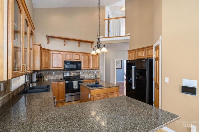 6491 N Hillsboro Pl, Boise, ID 83703