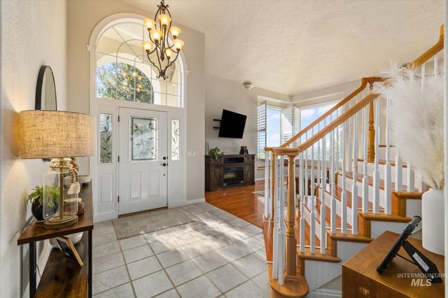 6491 N Hillsboro Pl, Boise, ID 83703