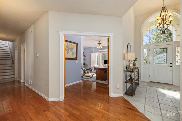 6491 N Hillsboro Pl, Boise, ID 83703