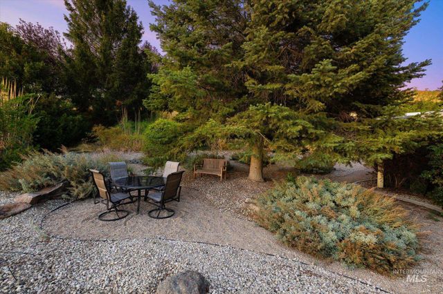 6491 N Hillsboro Pl, Boise, ID 83703