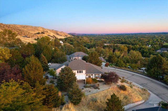 6491 N Hillsboro Pl, Boise, ID 83703
