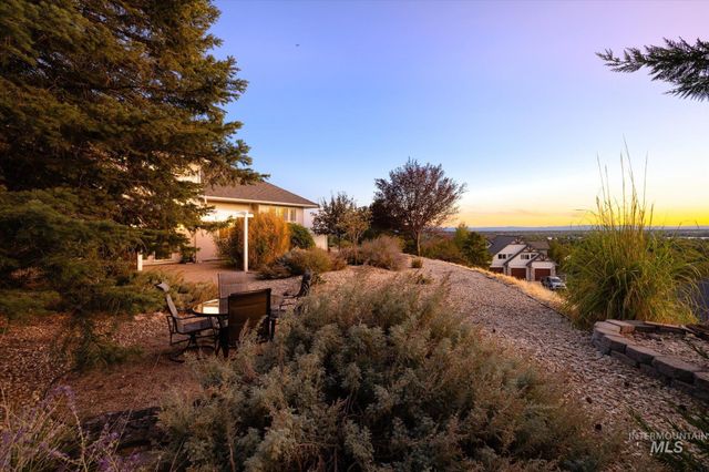 6491 N Hillsboro Pl, Boise, ID 83703