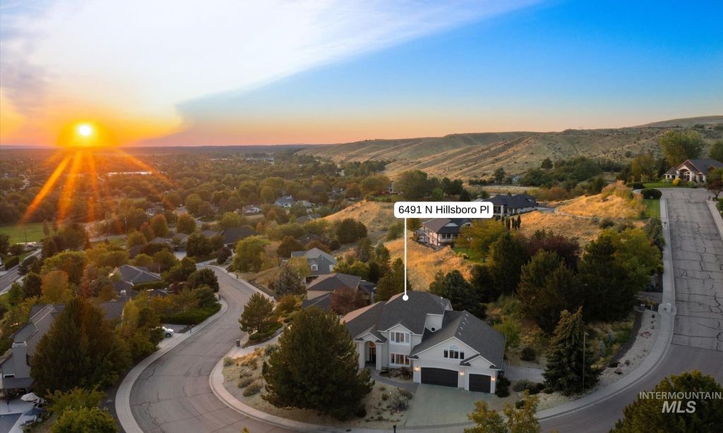 6491 N Hillsboro Pl, Boise, ID 83703 photo 2