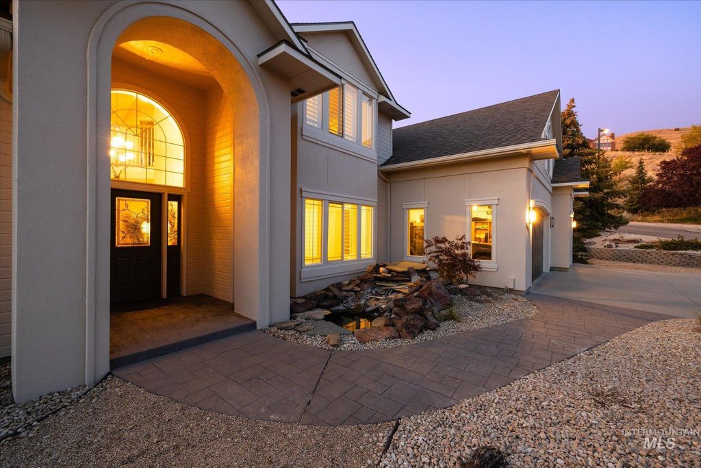 6491 N Hillsboro Pl, Boise, ID 83703 photo 3