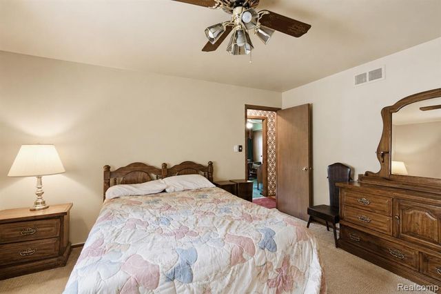 25760 Southwood Drive, Southfield, MI 48075