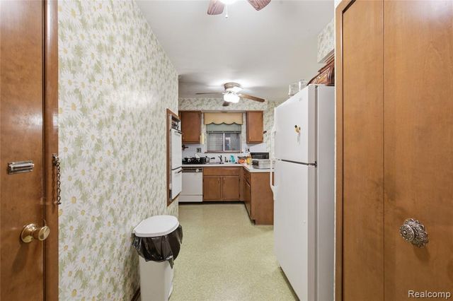 25760 Southwood Drive, Southfield, MI 48075