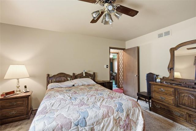 25760 Southwood Drive, Southfield, MI 48075