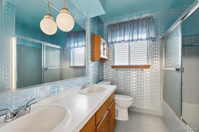 25760 Southwood Drive, Southfield, MI 48075