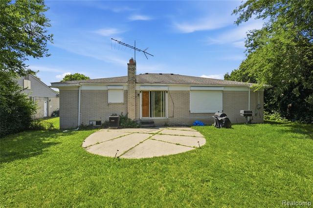 25760 Southwood Drive, Southfield, MI 48075