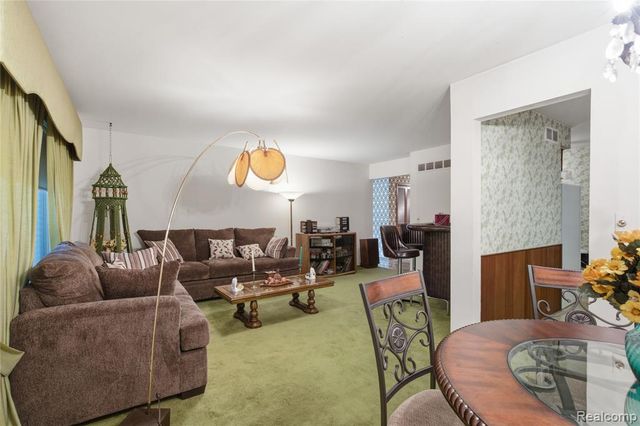 25760 Southwood Drive, Southfield, MI 48075