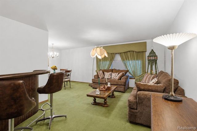 25760 Southwood Drive, Southfield, MI 48075