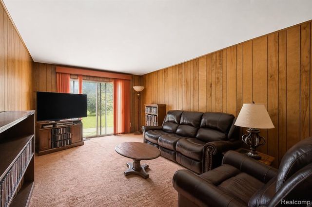 25760 Southwood Drive, Southfield, MI 48075
