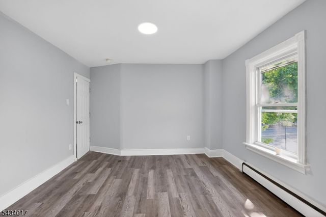 582 Roseberry St, Phillipsburg Town, NJ 08865