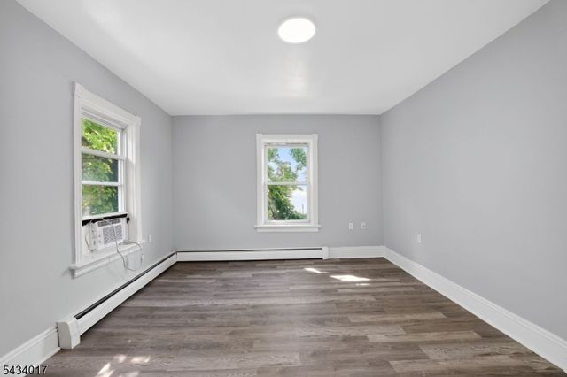 582 Roseberry St, Phillipsburg Town, NJ 08865