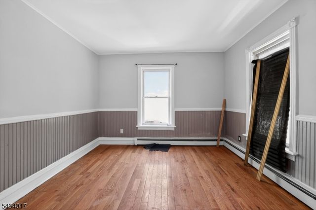 582 Roseberry St, Phillipsburg Town, NJ 08865