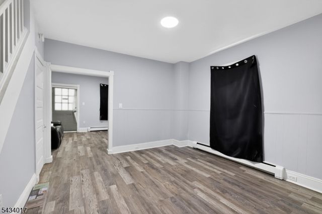 582 Roseberry St, Phillipsburg Town, NJ 08865