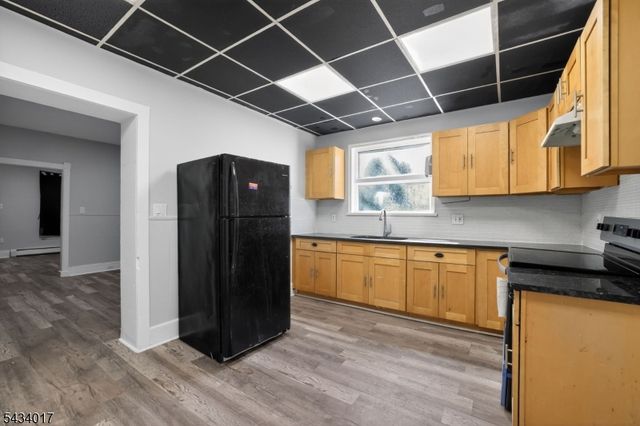 582 Roseberry St, Phillipsburg Town, NJ 08865