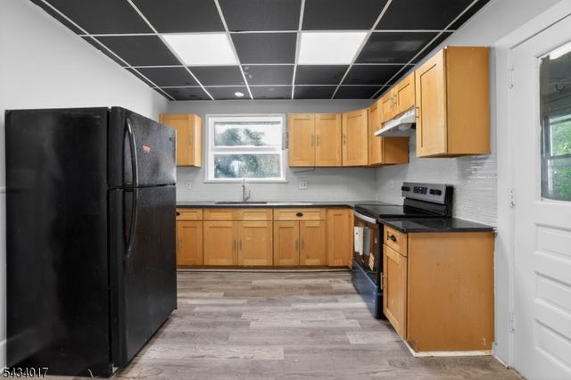 582 Roseberry St, Phillipsburg Town, NJ 08865