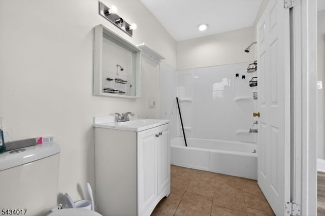 582 Roseberry St, Phillipsburg Town, NJ 08865
