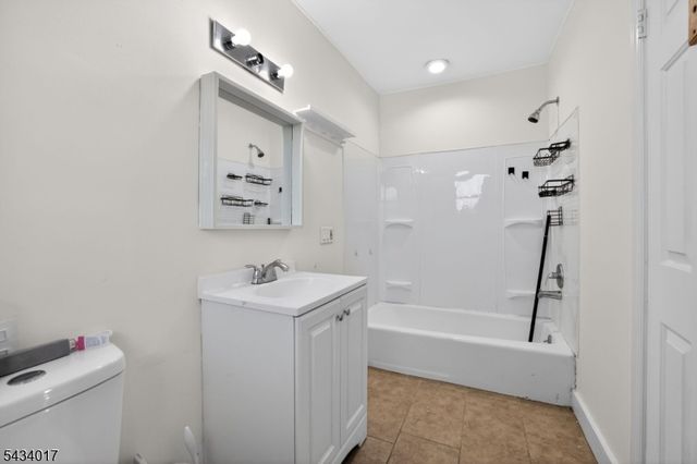 582 Roseberry St, Phillipsburg Town, NJ 08865
