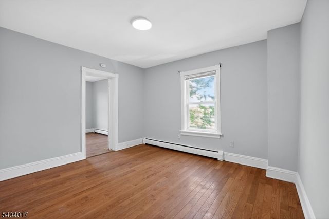 582 Roseberry St, Phillipsburg Town, NJ 08865