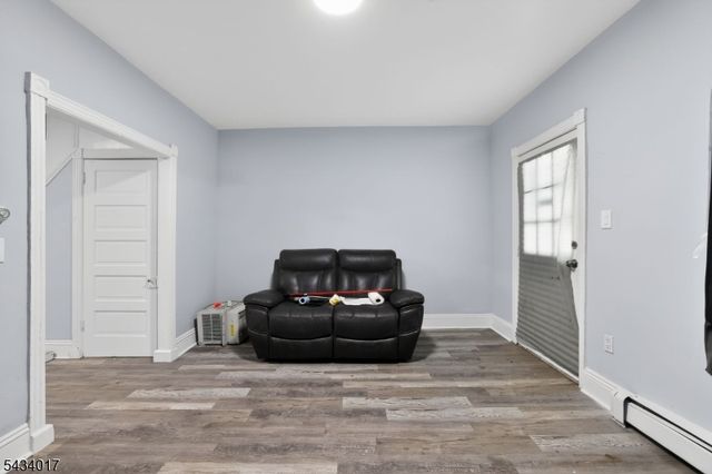 582 Roseberry St, Phillipsburg Town, NJ 08865