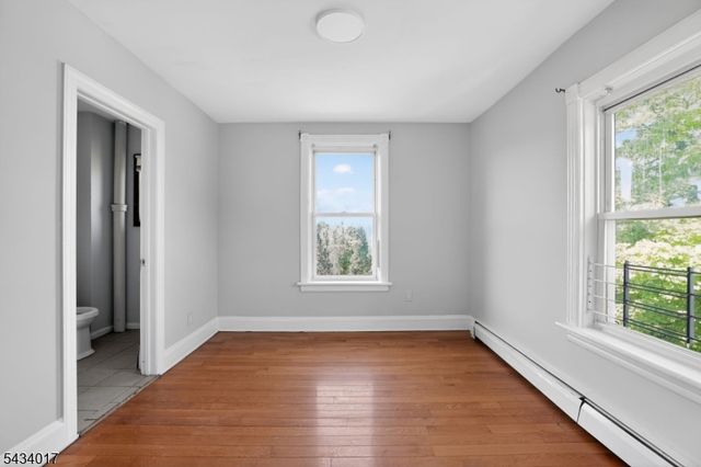 582 Roseberry St, Phillipsburg Town, NJ 08865