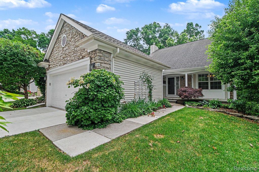 6573 Summit Ridge, Independence Charter Township, MI 48346
